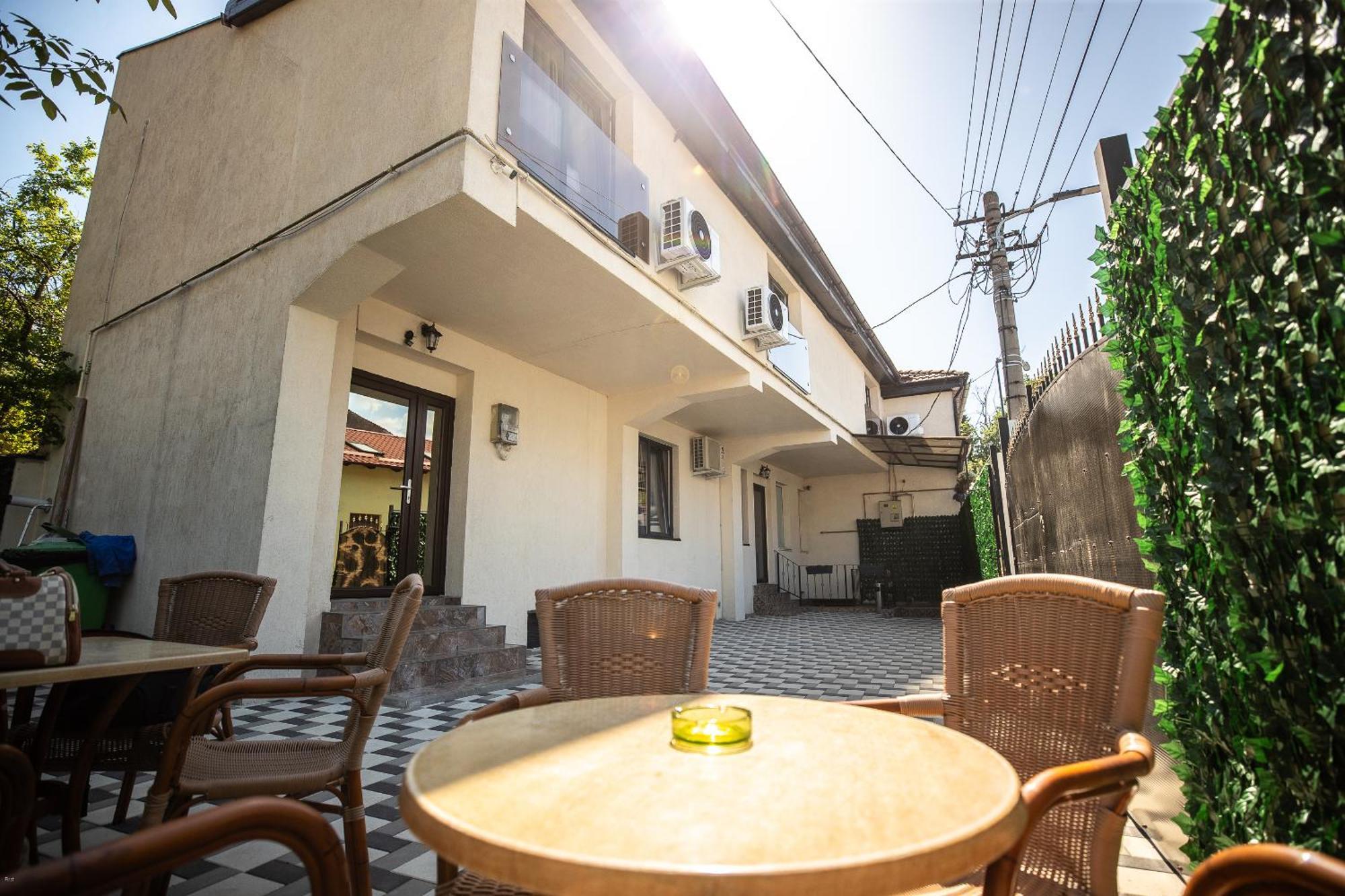 Nelana Hostel Cluj-Napoca Exterior photo